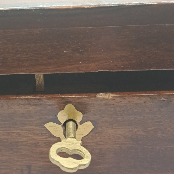 Vintage wood inlay jewellery box. - Picture 7 of 7